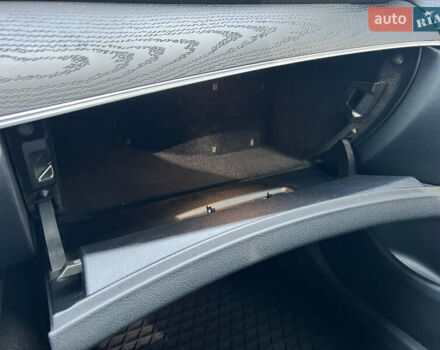 Черный Мерседес Е-Класс, объемом двигателя 2 л и пробегом 186 тыс. км за 28900 $, фото 24 на Automoto.ua