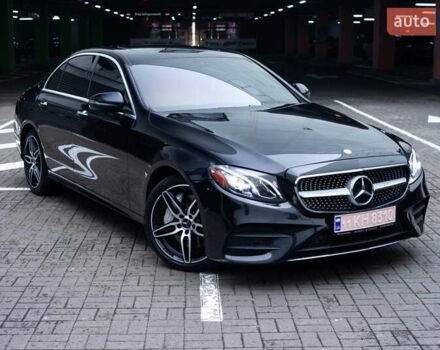 Черный Мерседес Е-Класс, объемом двигателя 2 л и пробегом 184 тыс. км за 26300 $, фото 3 на Automoto.ua