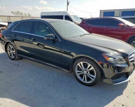 Черный Мерседес Е-Класс, объемом двигателя 2.1 л и пробегом 72 тыс. км за 4000 $, фото 3 на Automoto.ua