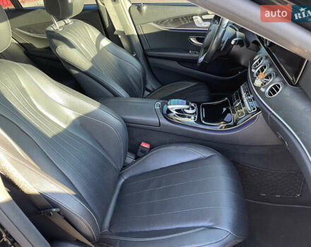 Черный Мерседес Е-Класс, объемом двигателя 1.99 л и пробегом 130 тыс. км за 26500 $, фото 24 на Automoto.ua