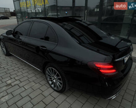 Черный Мерседес Е-Класс, объемом двигателя 1.95 л и пробегом 265 тыс. км за 29000 $, фото 10 на Automoto.ua