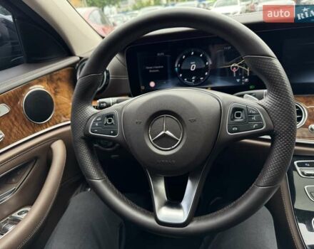 Чорний Мерседес Е-Клас, об'ємом двигуна 2 л та пробігом 144 тис. км за 27900 $, фото 33 на Automoto.ua