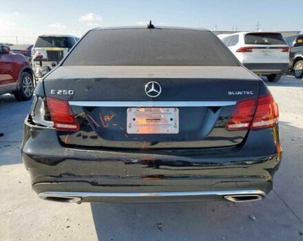 Черный Мерседес Е-Класс, объемом двигателя 2.1 л и пробегом 72 тыс. км за 4000 $, фото 5 на Automoto.ua