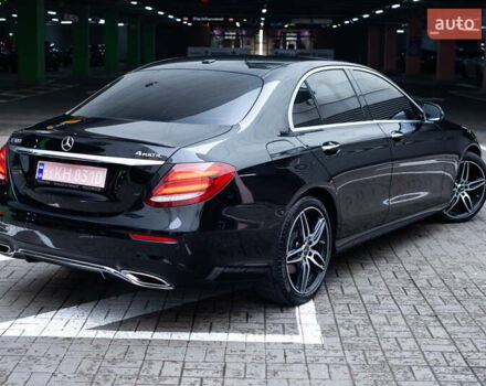 Черный Мерседес Е-Класс, объемом двигателя 2 л и пробегом 184 тыс. км за 26300 $, фото 7 на Automoto.ua
