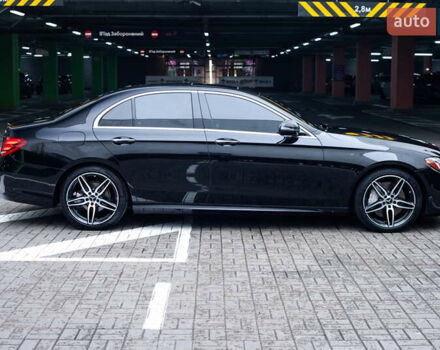 Черный Мерседес Е-Класс, объемом двигателя 2 л и пробегом 184 тыс. км за 26300 $, фото 4 на Automoto.ua