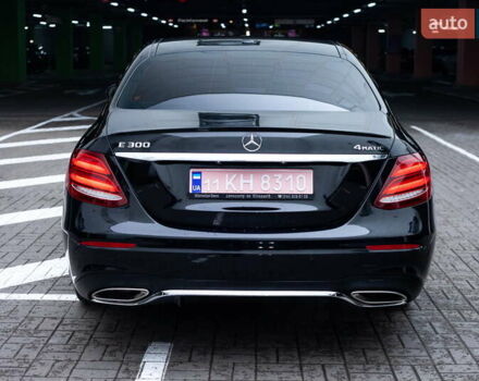 Черный Мерседес Е-Класс, объемом двигателя 2 л и пробегом 184 тыс. км за 26300 $, фото 8 на Automoto.ua