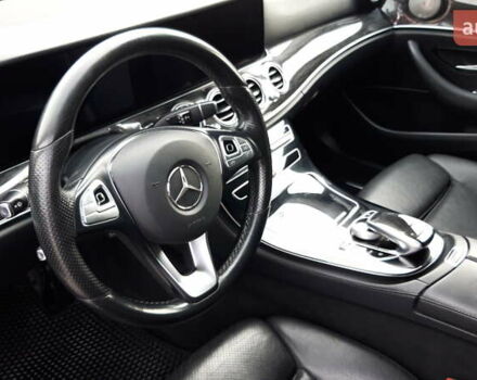 Чорний Мерседес Е-Клас, об'ємом двигуна 1.95 л та пробігом 316 тис. км за 21400 $, фото 12 на Automoto.ua