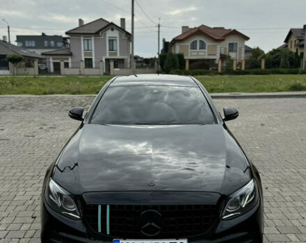 Черный Мерседес Е-Класс, объемом двигателя 3 л и пробегом 133 тыс. км за 40000 $, фото 1 на Automoto.ua