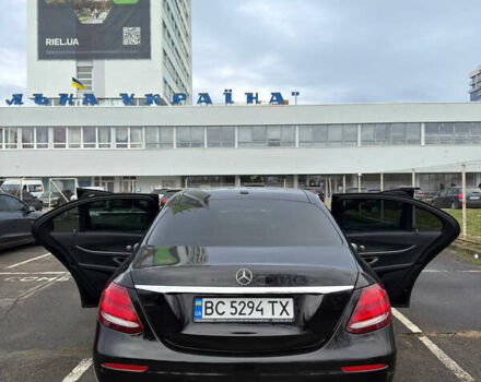 Чорний Мерседес Е-Клас, об'ємом двигуна 1.99 л та пробігом 100 тис. км за 23499 $, фото 10 на Automoto.ua