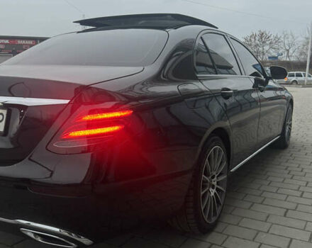 Черный Мерседес Е-Класс, объемом двигателя 1.95 л и пробегом 265 тыс. км за 29000 $, фото 5 на Automoto.ua