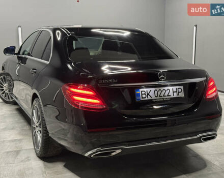 Черный Мерседес Е-Класс, объемом двигателя 2 л и пробегом 197 тыс. км за 29999 $, фото 16 на Automoto.ua