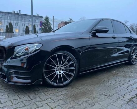 Черный Мерседес Е-Класс, объемом двигателя 0 л и пробегом 128 тыс. км за 25000 $, фото 2 на Automoto.ua