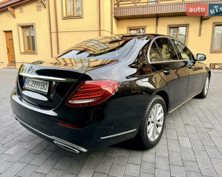 Черный Мерседес Е-Класс, объемом двигателя 1.95 л и пробегом 102 тыс. км за 34300 $, фото 5 на Automoto.ua