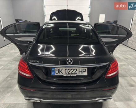 Черный Мерседес Е-Класс, объемом двигателя 2 л и пробегом 197 тыс. км за 29999 $, фото 65 на Automoto.ua