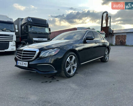 Черный Мерседес Е-Класс, объемом двигателя 1.99 л и пробегом 140 тыс. км за 24900 $, фото 2 на Automoto.ua