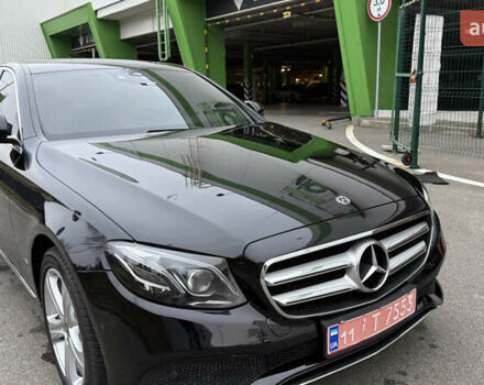 Черный Мерседес Е-Класс, объемом двигателя 2 л и пробегом 190 тыс. км за 26500 $, фото 3 на Automoto.ua