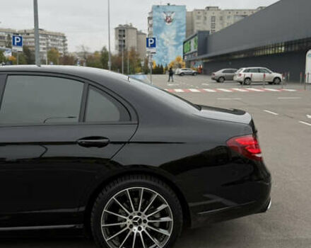 Мерседес Е-Клас 2017 у Києві на Automoto.ua Чорний Мерседес Е-Клас, об'ємом двигуна 1.95 л та пробігом 265 тис. км за 33200 $, фото 1 на Automoto.ua