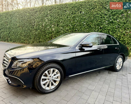 Черный Мерседес Е-Класс, объемом двигателя 1.95 л и пробегом 102 тыс. км за 34300 $, фото 1 на Automoto.ua