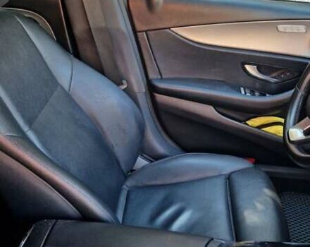 Черный Мерседес Е-Класс, объемом двигателя 1.95 л и пробегом 262 тыс. км за 26000 $, фото 3 на Automoto.ua