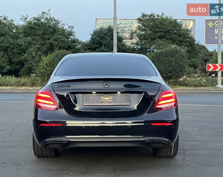 Черный Мерседес Е-Класс, объемом двигателя 1.95 л и пробегом 173 тыс. км за 29500 $, фото 2 на Automoto.ua