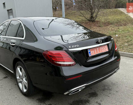 Черный Мерседес Е-Класс, объемом двигателя 2 л и пробегом 190 тыс. км за 26500 $, фото 8 на Automoto.ua