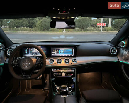 Черный Мерседес Е-Класс, объемом двигателя 1.95 л и пробегом 173 тыс. км за 29500 $, фото 7 на Automoto.ua