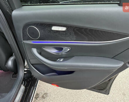 Черный Мерседес Е-Класс, объемом двигателя 2 л и пробегом 190 тыс. км за 26500 $, фото 26 на Automoto.ua