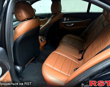 Черный Мерседес Е-Класс, объемом двигателя 2 л и пробегом 117 тыс. км за 33000 $, фото 9 на Automoto.ua