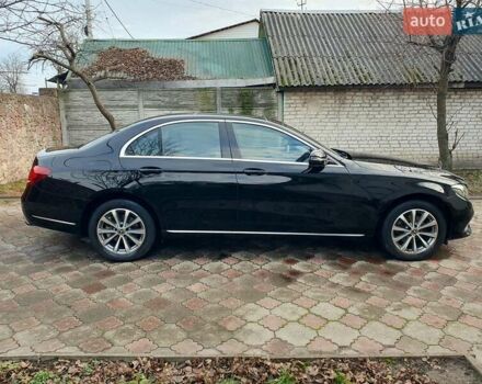 Черный Мерседес Е-Класс, объемом двигателя 1.95 л и пробегом 238 тыс. км за 33700 $, фото 2 на Automoto.ua