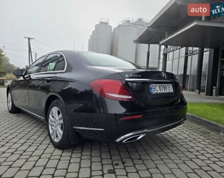 Черный Мерседес Е-Класс, объемом двигателя 1.95 л и пробегом 28 тыс. км за 37000 $, фото 9 на Automoto.ua