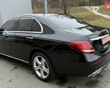 Черный Мерседес Е-Класс, объемом двигателя 2 л и пробегом 190 тыс. км за 26500 $, фото 9 на Automoto.ua