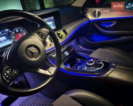 Черный Мерседес Е-Класс, объемом двигателя 1.95 л и пробегом 203 тыс. км за 28000 $, фото 18 на Automoto.ua