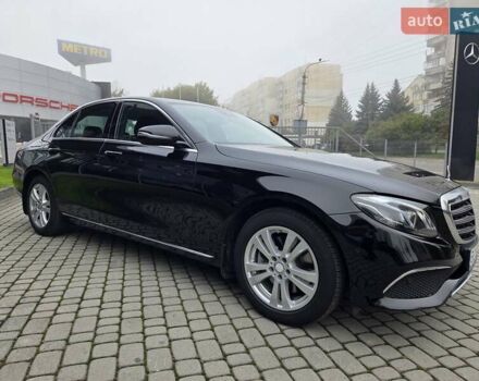 Черный Мерседес Е-Класс, объемом двигателя 1.95 л и пробегом 28 тыс. км за 37000 $, фото 4 на Automoto.ua