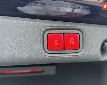 Черный Мерседес Е-Класс, объемом двигателя 2 л и пробегом 190 тыс. км за 26500 $, фото 31 на Automoto.ua