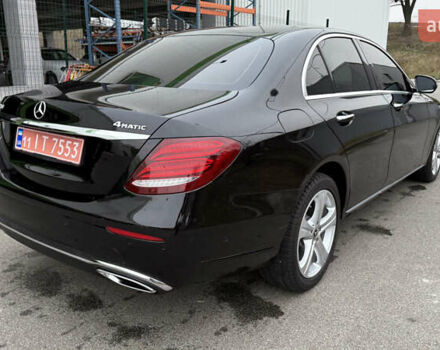 Черный Мерседес Е-Класс, объемом двигателя 2 л и пробегом 190 тыс. км за 26500 $, фото 5 на Automoto.ua