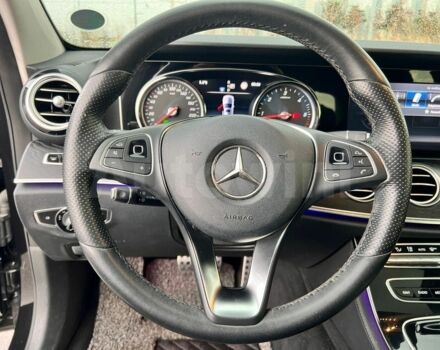 Чорний Мерседес Е-Клас, об'ємом двигуна 2 л та пробігом 94 тис. км за 19900 $, фото 10 на Automoto.ua