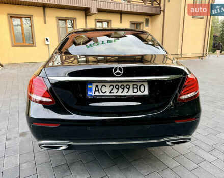 Черный Мерседес Е-Класс, объемом двигателя 1.95 л и пробегом 102 тыс. км за 34300 $, фото 4 на Automoto.ua