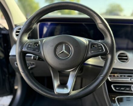 Чорний Мерседес Е-Клас, об'ємом двигуна 3 л та пробігом 123 тис. км за 33999 $, фото 2 на Automoto.ua