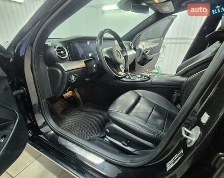 Черный Мерседес Е-Класс, объемом двигателя 1.95 л и пробегом 140 тыс. км за 35000 $, фото 11 на Automoto.ua