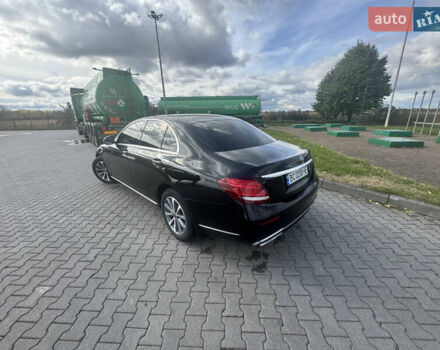 Мерседес Е-Класс 2017 в Коломые на Automoto.ua Черный Мерседес Е-Класс, объемом двигателя 1.95 л и пробегом 167 тыс. км за 28888 $, фото 1 на Automoto.ua
