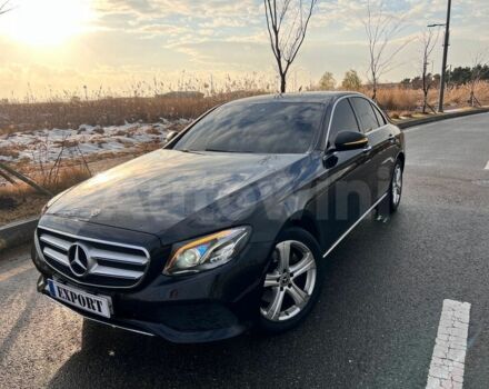 Чорний Мерседес Е-Клас, об'ємом двигуна 2 л та пробігом 94 тис. км за 19900 $, фото 1 на Automoto.ua