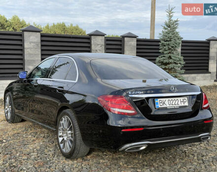 Черный Мерседес Е-Класс, объемом двигателя 2 л и пробегом 197 тыс. км за 29999 $, фото 9 на Automoto.ua