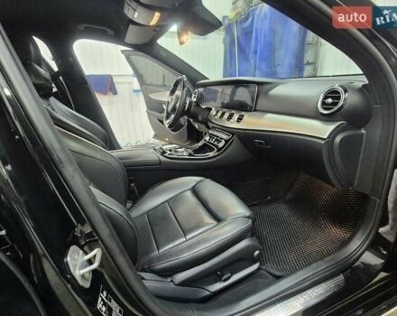 Черный Мерседес Е-Класс, объемом двигателя 1.95 л и пробегом 140 тыс. км за 35000 $, фото 10 на Automoto.ua