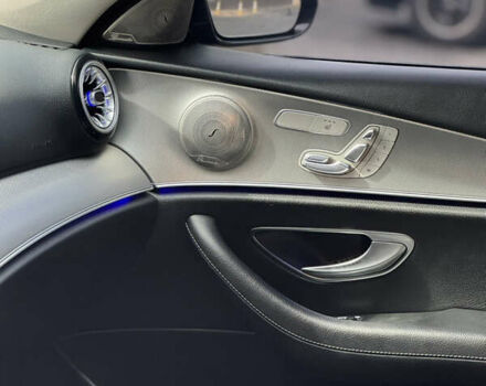 Черный Мерседес Е-Класс, объемом двигателя 1.95 л и пробегом 224 тыс. км за 30000 $, фото 12 на Automoto.ua