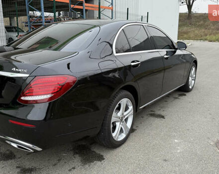 Черный Мерседес Е-Класс, объемом двигателя 2 л и пробегом 190 тыс. км за 26500 $, фото 4 на Automoto.ua