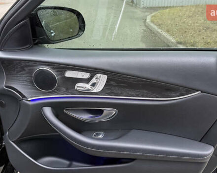 Черный Мерседес Е-Класс, объемом двигателя 2 л и пробегом 190 тыс. км за 26500 $, фото 28 на Automoto.ua