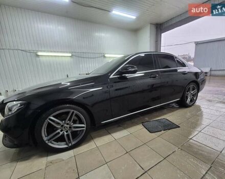 Черный Мерседес Е-Класс, объемом двигателя 1.95 л и пробегом 140 тыс. км за 35000 $, фото 2 на Automoto.ua
