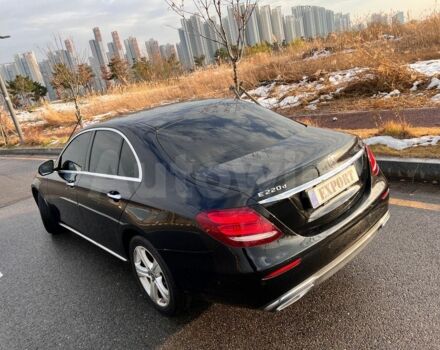 Чорний Мерседес Е-Клас, об'ємом двигуна 2 л та пробігом 94 тис. км за 19900 $, фото 2 на Automoto.ua