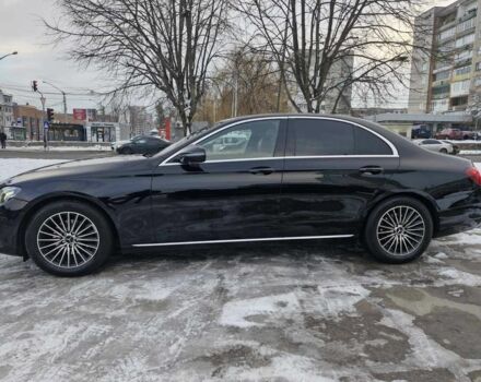 Черный Мерседес Е-Класс, объемом двигателя 2 л и пробегом 365 тыс. км за 22200 $, фото 3 на Automoto.ua