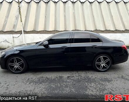 Черный Мерседес Е-Класс, объемом двигателя 2 л и пробегом 117 тыс. км за 33000 $, фото 3 на Automoto.ua